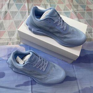 Alo Runner Sneakers - Crystal Clear Blue